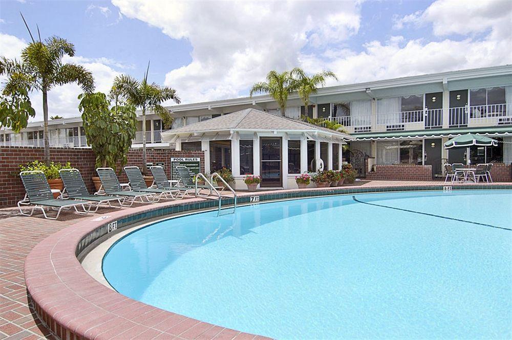Red Rose Inn & Suites Plant City Instalações foto